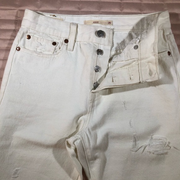 Levi's Wedgie Straight Jeans in Cloud Bank White - Picture 6 of 15
